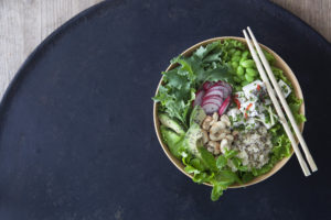Tofupoké bowl med Grönkål