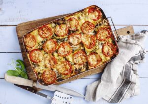 Supersnabb vegetarisk lasagne med basilikapesto, tomater och cottage cheese