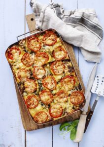 Supersnabb vegetarisk lasagne med pesto, tomater och cottage cheese