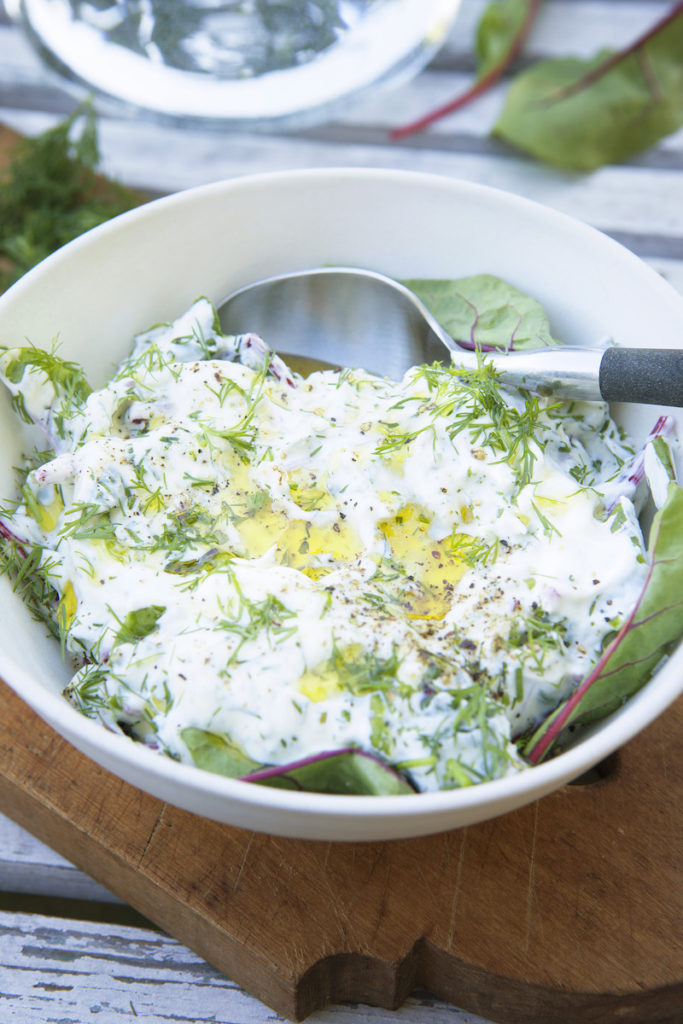 Yoghurtsallad med bladspenat och Dill